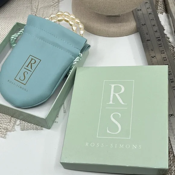 ✨ Ross-Simons 16” Pearl Necklace – Original Pouch & Box ✨ - Picture 3 of 17